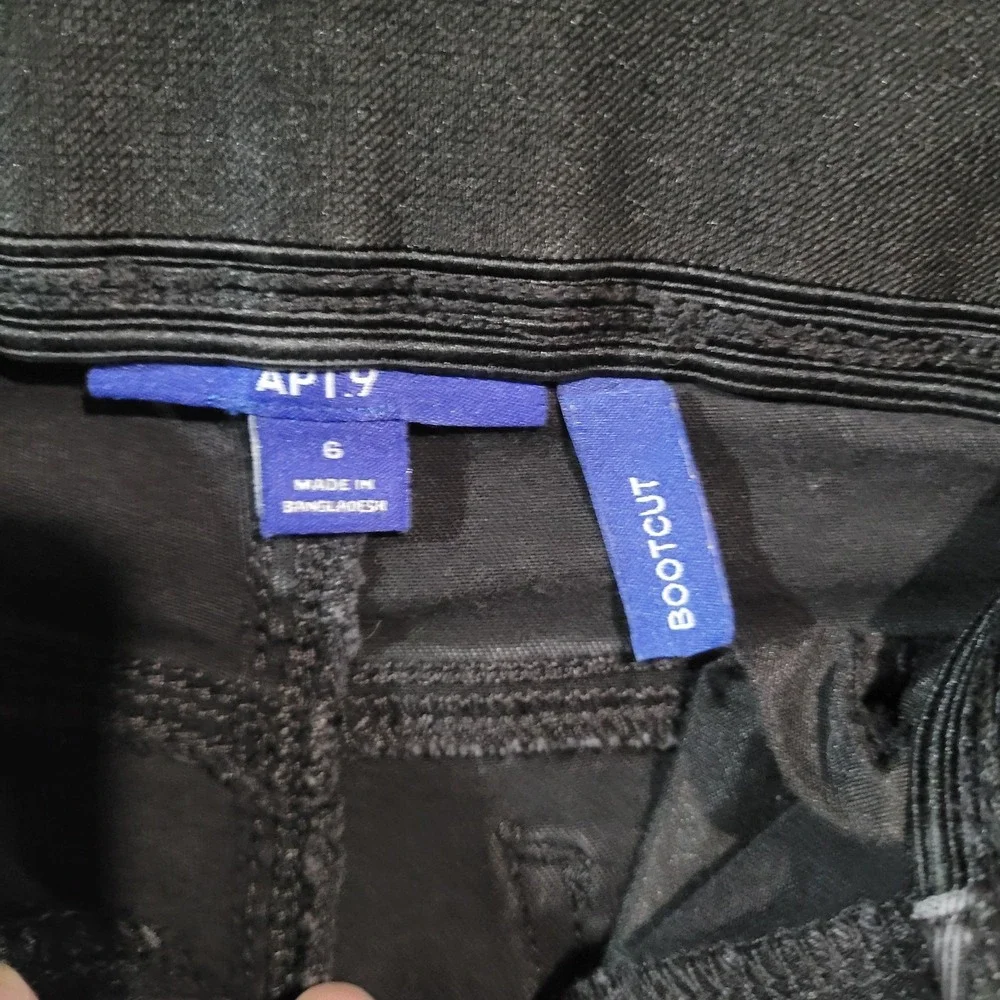 APT 9 Tummy Control Bootcut Jeans Size 6 x 29 Black Denim Low Rise Stretch FLAW